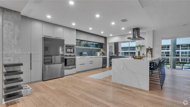 Building Photo - 3051 NE 47th Ct Unit 207 Rental