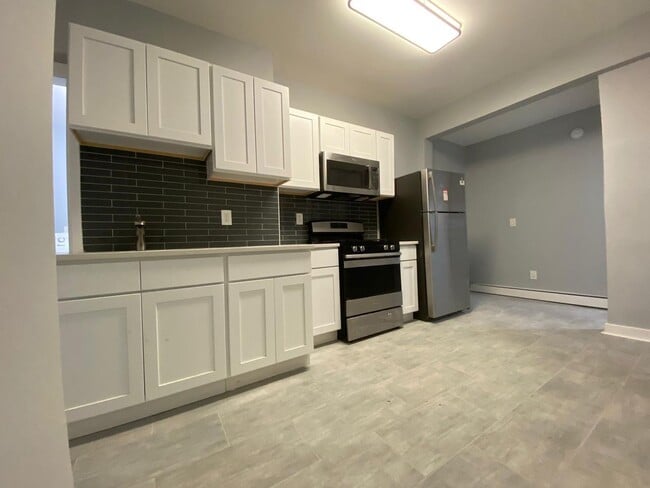 Building Photo - 378 Orchard St Unit 1st Fl