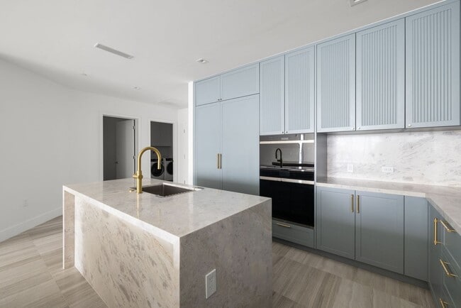 Photo - Luxurious Ritz-Carlton Residences