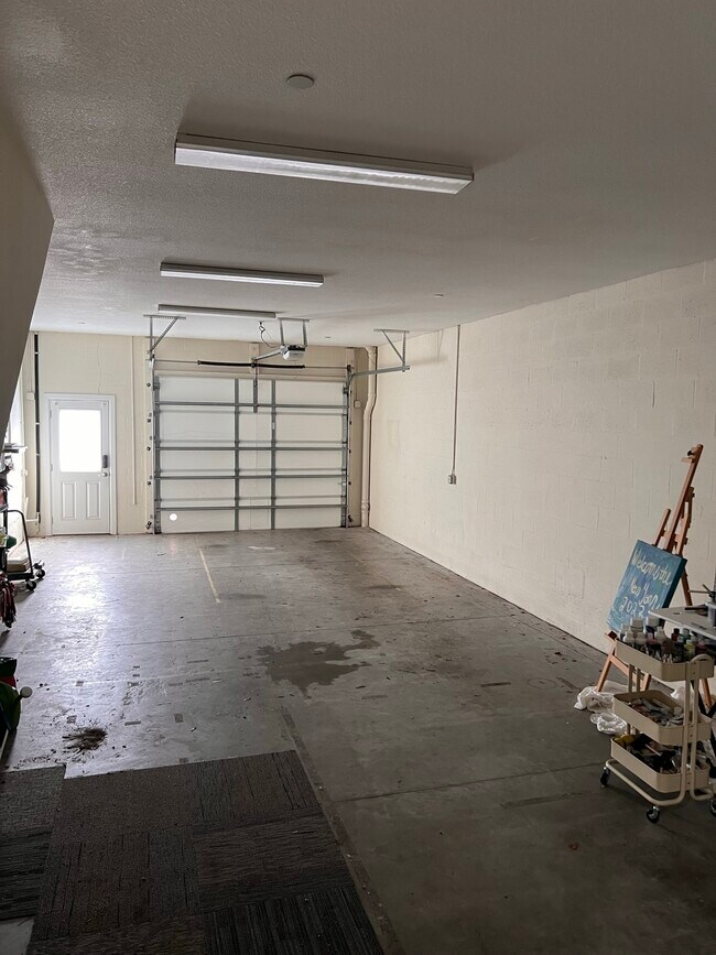 Tandem double garage - 2442 W Mississippi Ave