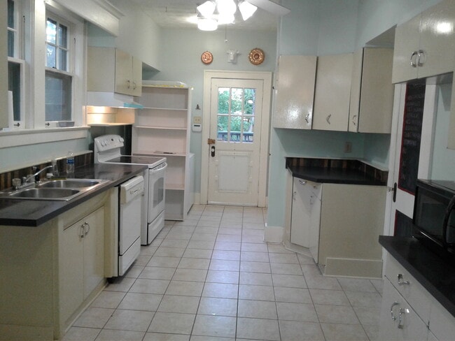 Photo - 872 N Barksdale St