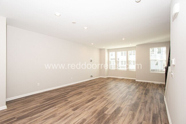 Photo - Charming Retreat on Brecon Lane - Your Ide...