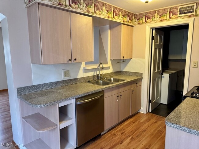 Photo - 20130 Priday Ave