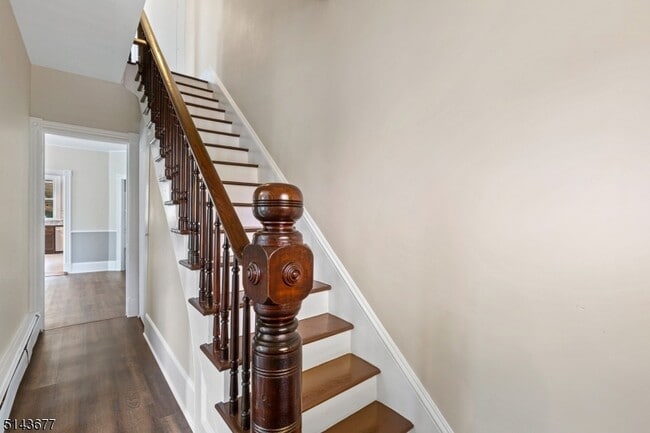 Photo - 182 W Cliff St
