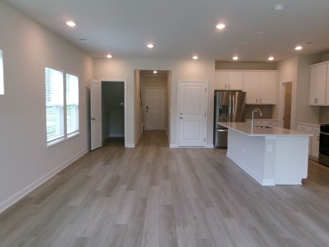 Photo - New 5 bedroom, 3 bath home in Clear Pond w...