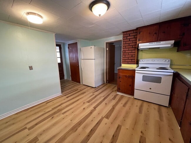 Photo - 147 Dewey Ave Unit Downstairs