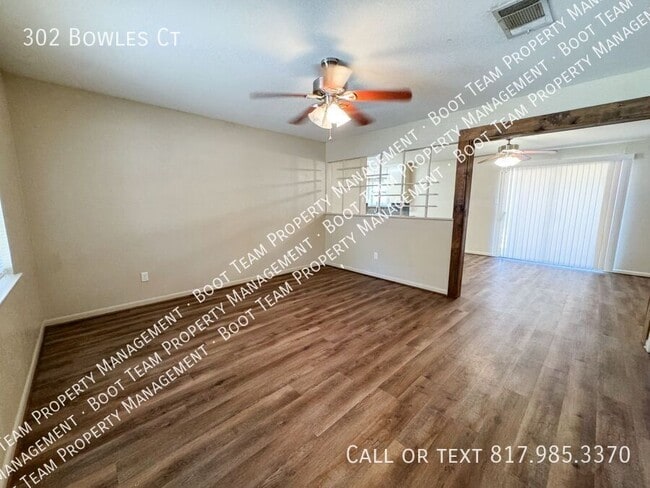 Photo - 302 Bowles Ct