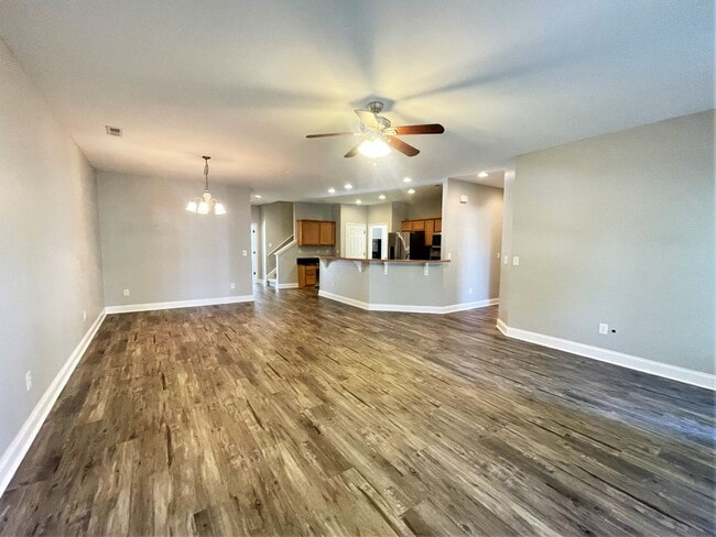 Photo - Charming 2 bedroom plus Bonus and Waterfront Amenities in Oak Ridge!