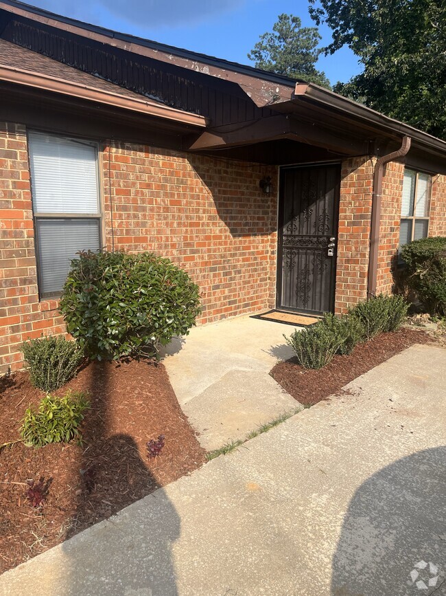 Building Photo - 8424 Warren Dr Unit 8424 Rental