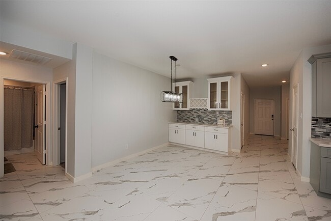 Photo - 15223 Mayflower St