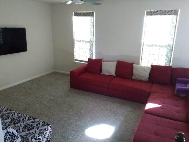 Photo - 904 Pointe View Dr