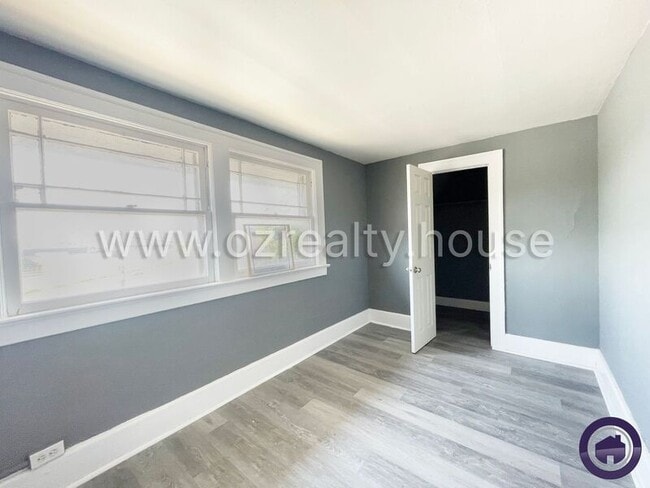 Photo - 1402 Prouty Ave