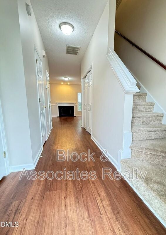 Photo - 106 Pointe Crest Ct