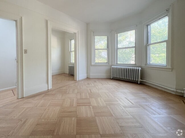 Building Photo - EAST 9 STREET Unit 2 N Rental