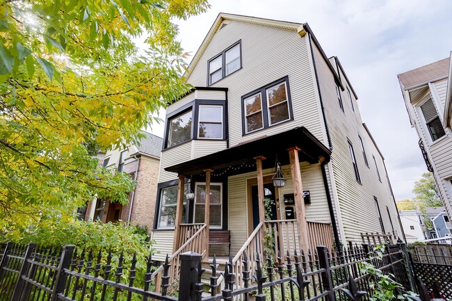 Building Photo - 2650 N St Louis Ave Rental