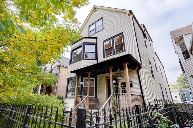 Building Photo - 2650 N St Louis Ave Rental