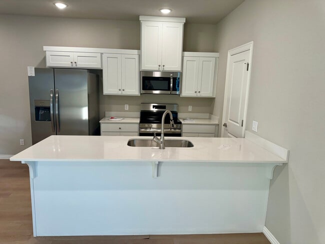 Photo - 1802 SW Poigai Wy