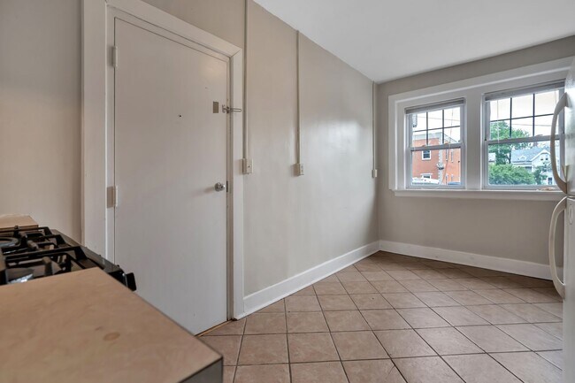 Photo - 17 Howe Street