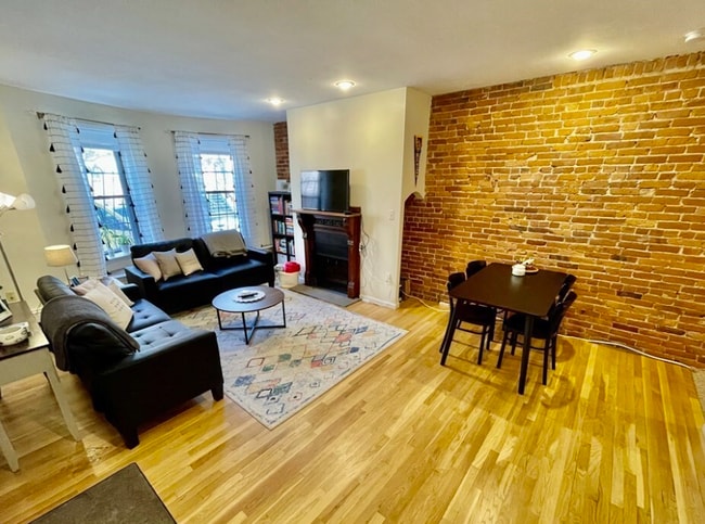 Photo - 36 Symphony Rd Unit 1A