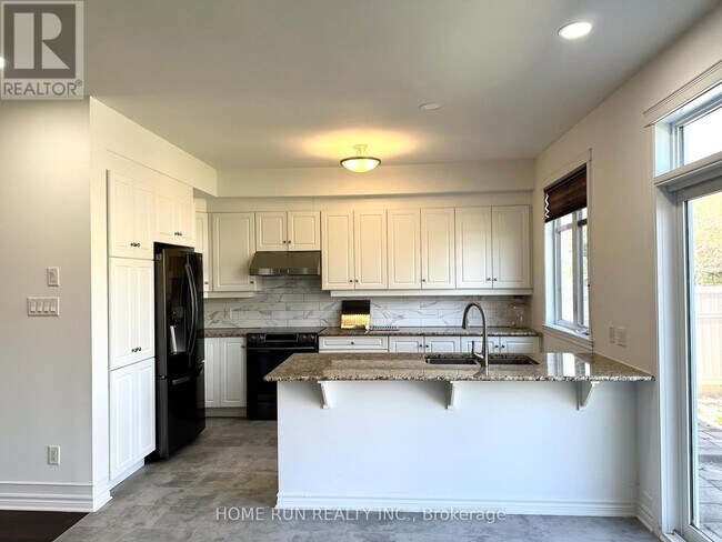 Photo - 116 Watershield Ridge