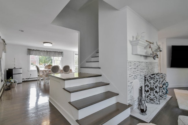 Photo - 1022 Main St