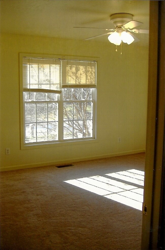 Photo - 959 13th St SE