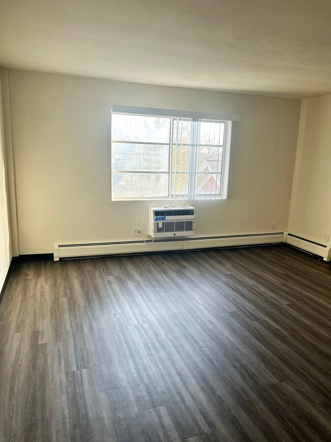 502 E Main/Eff