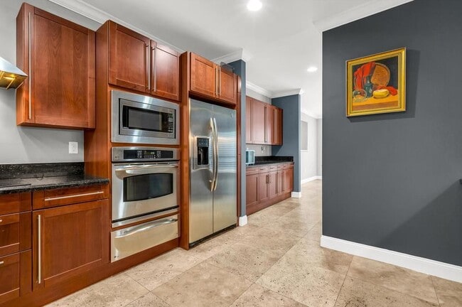 Photo - 486 SW 5th St