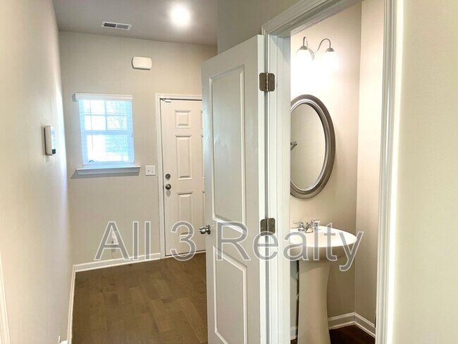 Photo - 3502 Lakeview Crk