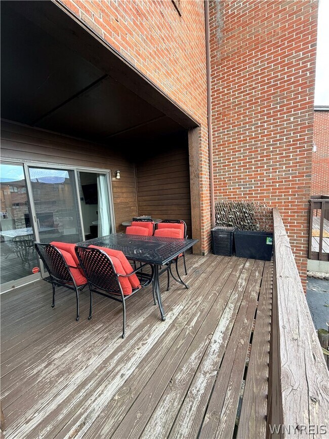 359 Lakefront Blvd