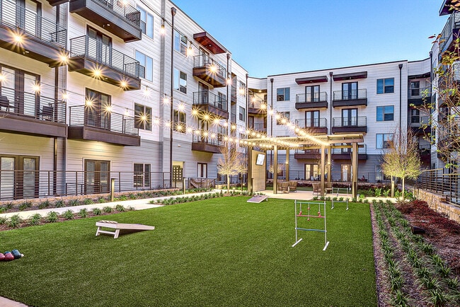 Yard Game Courtyard