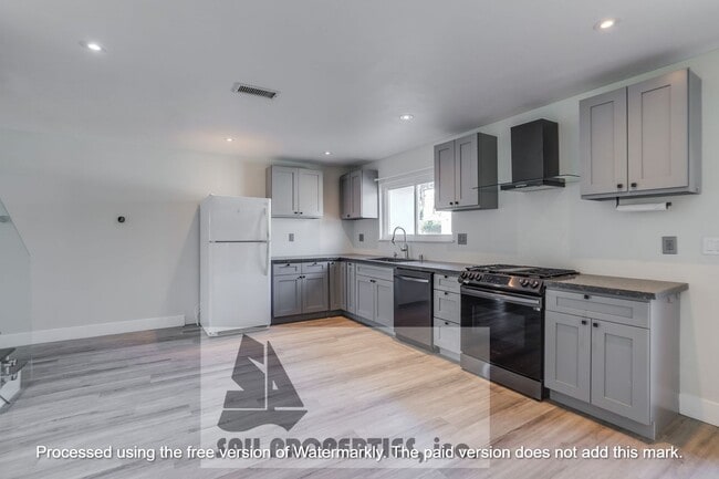 Photo - 11875 Wisteria Ave Unidad Front House