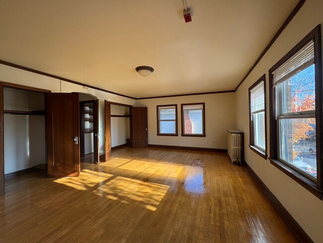 Building Photo - Stephens Properties 1325 Unit 3