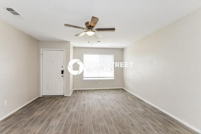 Photo - 3 Bedroom Pet-Friendly Home in Balch Springs, TX with Main Street Renewal