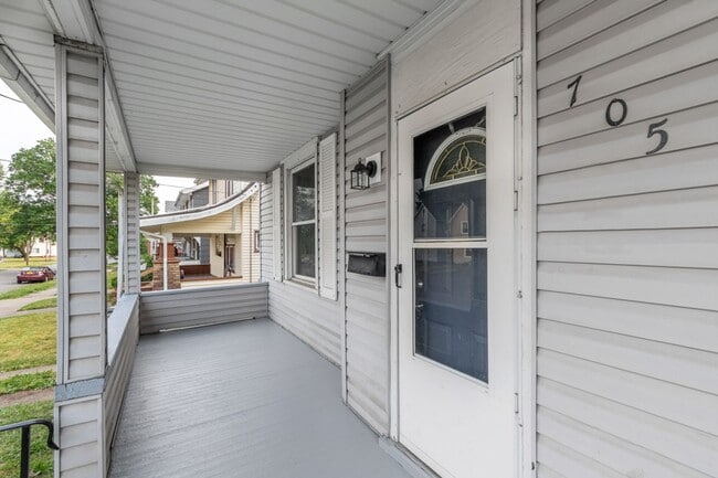 705 Smith Ave SW
