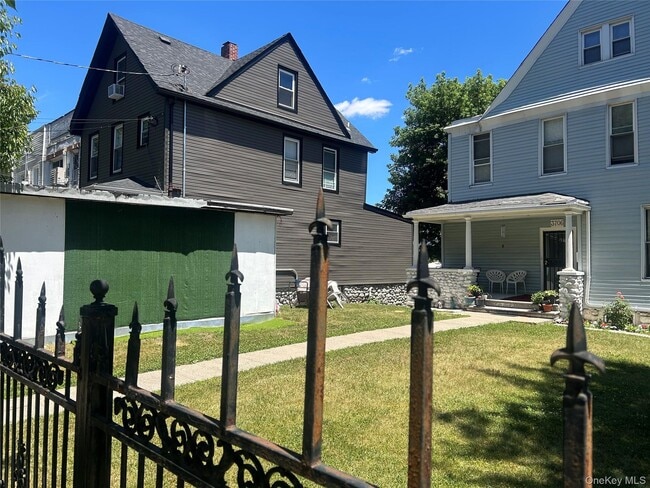 Photo - 3708 Dyre Ave