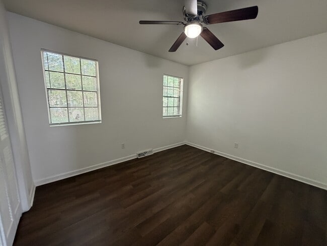 Photo - 112 Kimeran Ln