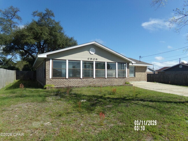 Building Photo - 6909 Winona St