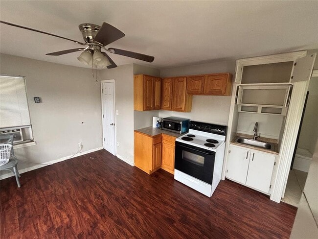 Photo - 1840 NW 12th St Unidad Back Lower