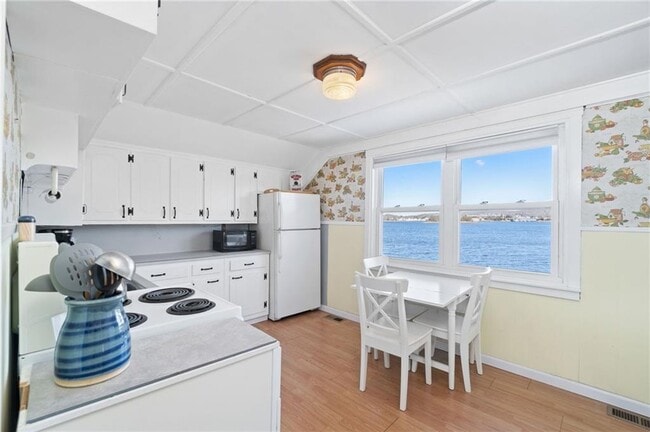 Photo - 15 Cedar Ave Unit 2