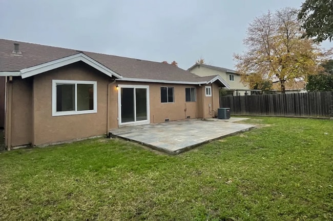 Photo - 7426 Skander Way