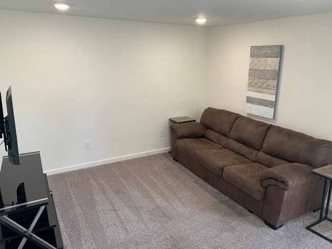 Building Photo - Laurel Lane Unit 208