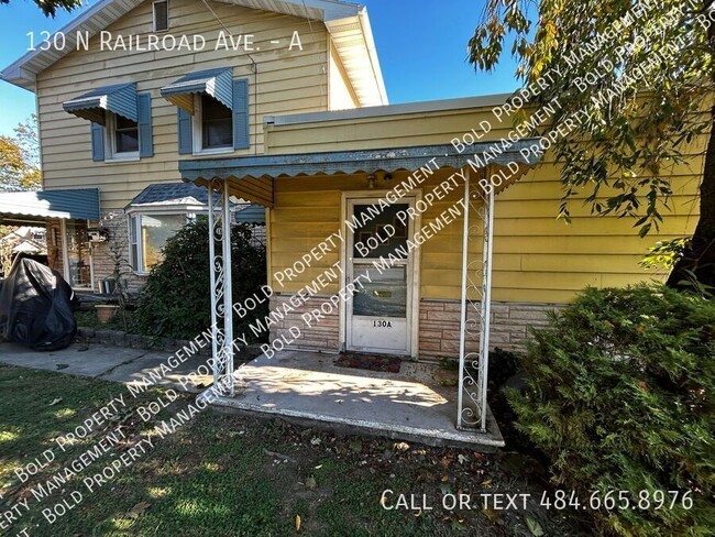 Building Photo - 130 N Railroad St Unit A