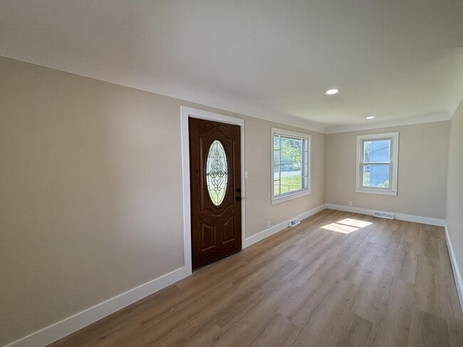Photo - Charming 3-Bedroom Haven in Burton: Pet-Friendly Bliss with Modern Amenities!