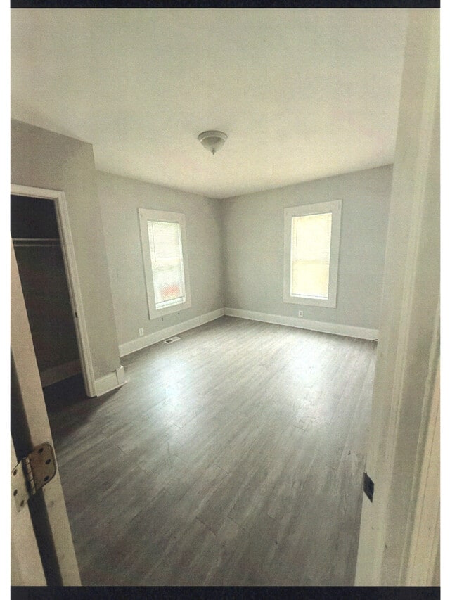 Photo - 590 Sumner St