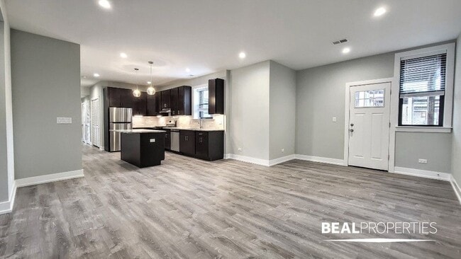 Building Photo - 1136 Maple Ave Unit 3