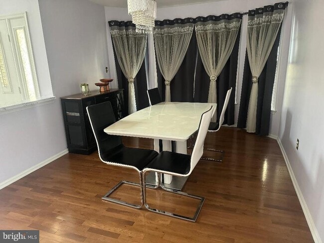 Photo - 18 E Countryside Dr