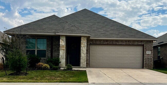 ? 1/2 Off First Month’s Rent! ? - ? 1/2 Off First Month’s Rent! ?