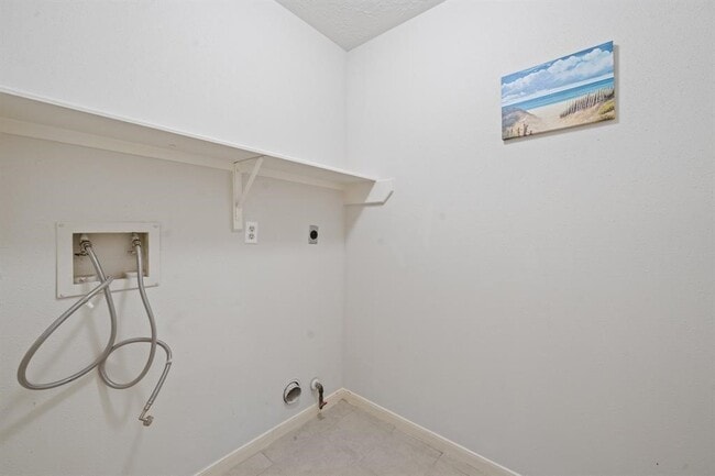 Photo - 17023 Enchanted Cir W