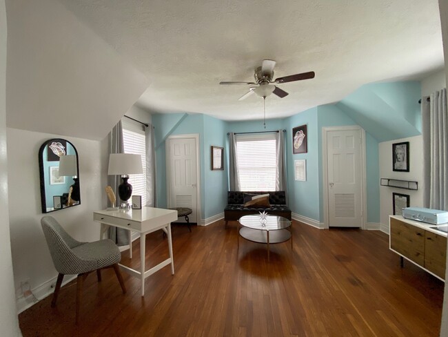 Photo - 693 N 23rd St